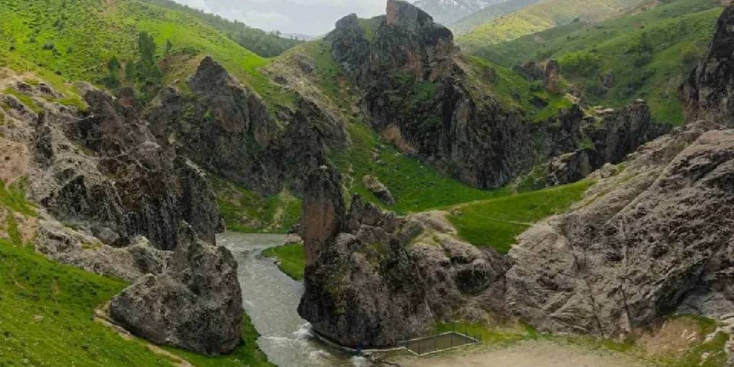 Burası Muş’un saklı cenneti! Kızılağaç Kanyonu keşfedilmeyi bekliyor 3